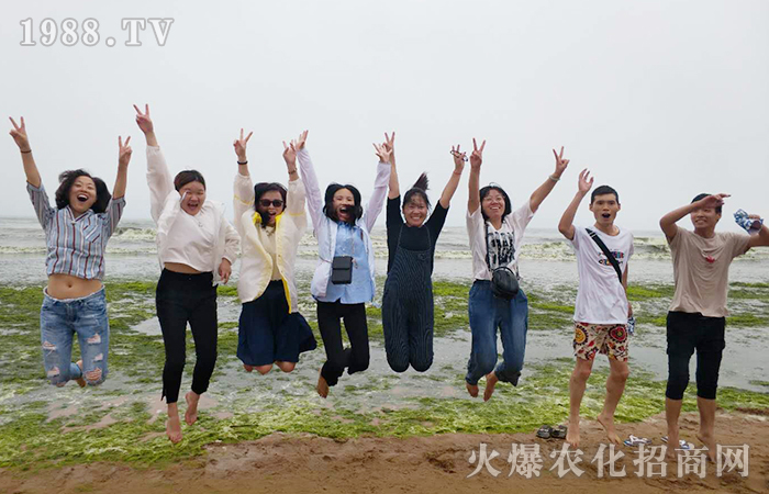 跟隨火爆網(wǎng)走進(jìn)青島,了解青島歷史文化,領(lǐng)略青島風(fēng)光