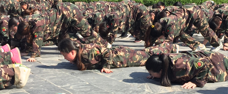 一人犯錯(cuò)全體受罰，這就是團(tuán)隊(duì)精神！