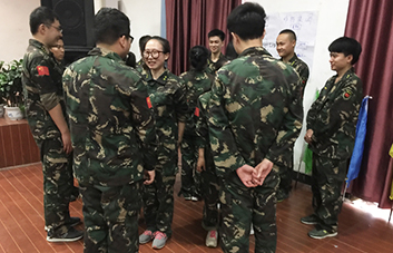 成功與放棄，也許只隔著一句贊美的距離！
